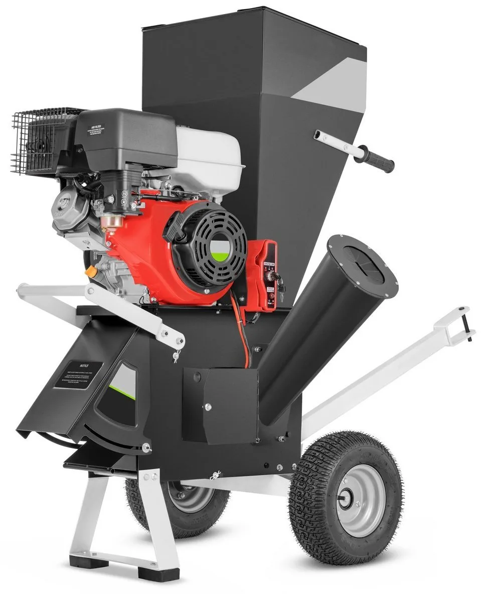 Broyeur de branches thermique 18 cv avec démarrage électrique et barre de traction