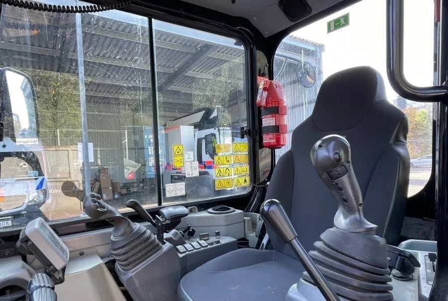 Caterpillar 303.5E CR, (2017), 1069 heures, 3.69T - occasion - photo 2