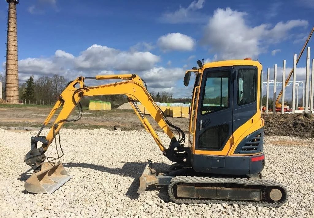 Hyundai Robex 27Z-9, (2011), 5800 heures, 2.8T - occasion