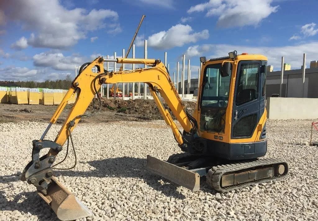 Hyundai Robex 27Z-9, (2011), 5800 heures, 2.8T - occasion - photo 2