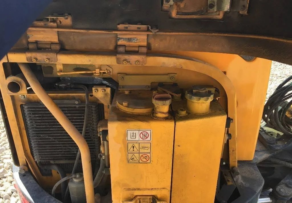 Hyundai Robex 27Z-9, (2011), 5800 heures, 2.8T - occasion - photo 3