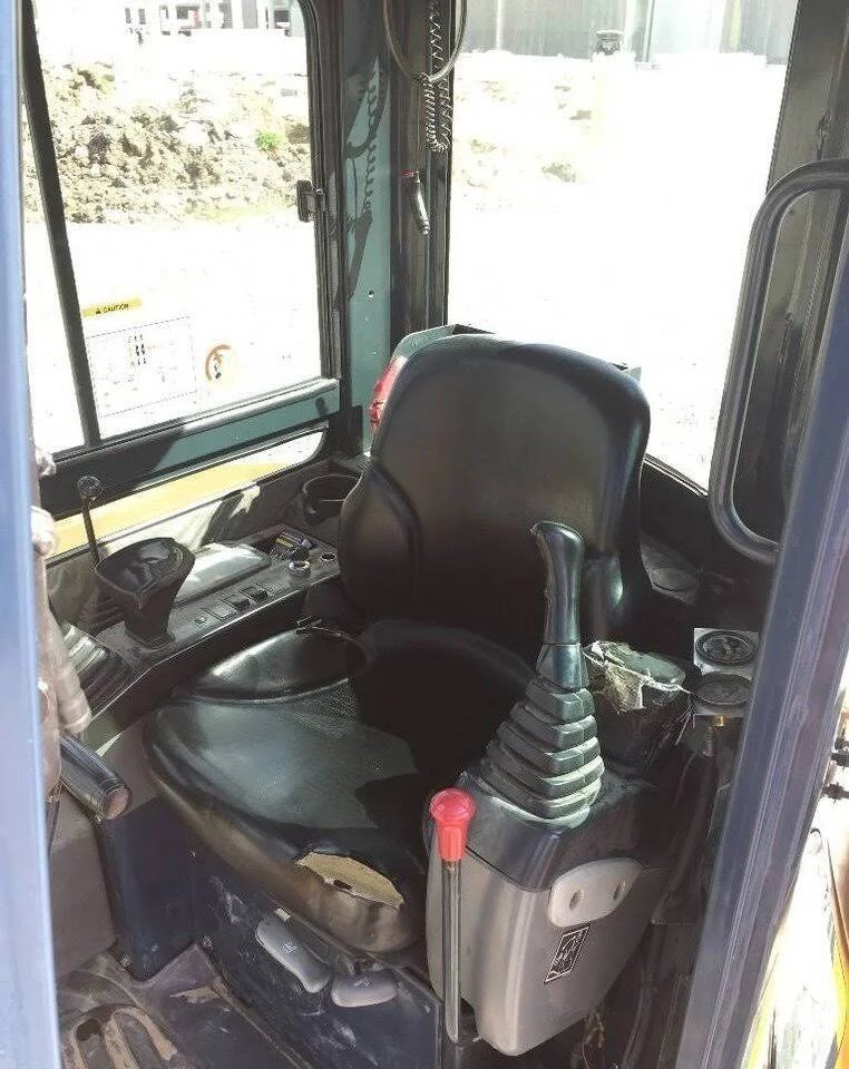 Hyundai Robex 27Z-9, (2011), 5800 heures, 2.8T - occasion - photo 5