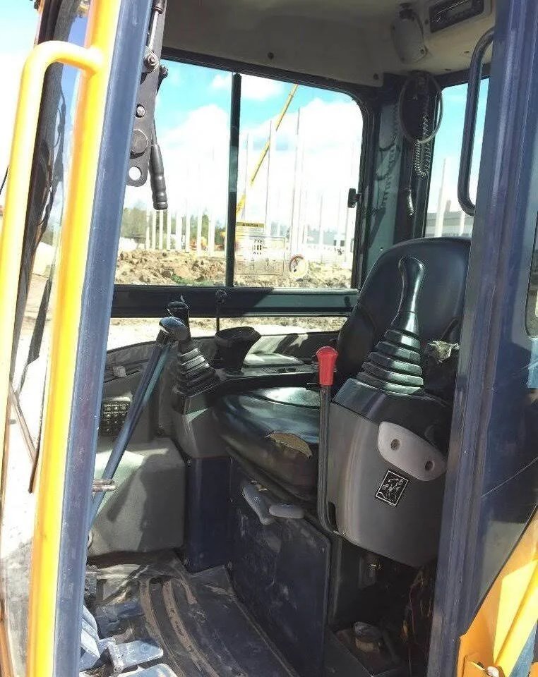 Hyundai Robex 27Z-9, (2011), 5800 heures, 2.8T - occasion - photo 7