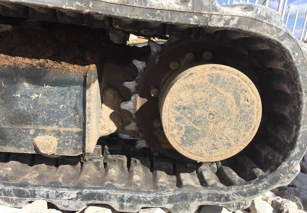 Hyundai Robex 27Z-9, (2011), 5800 heures, 2.8T - occasion - photo 8