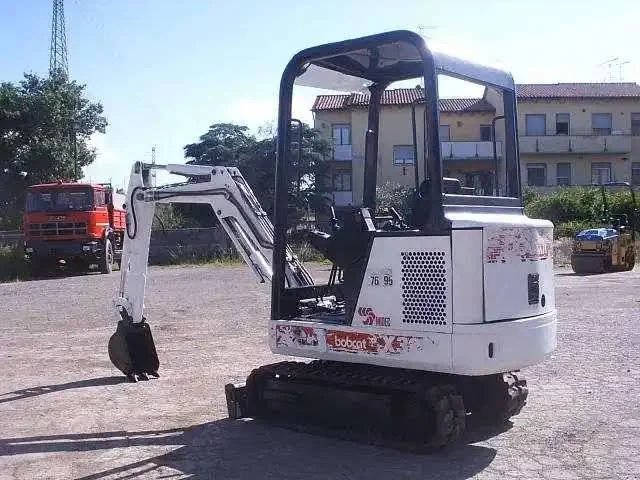 Bobcat E35, (2014), 678 heures, 3.5T - occasion - photo 4