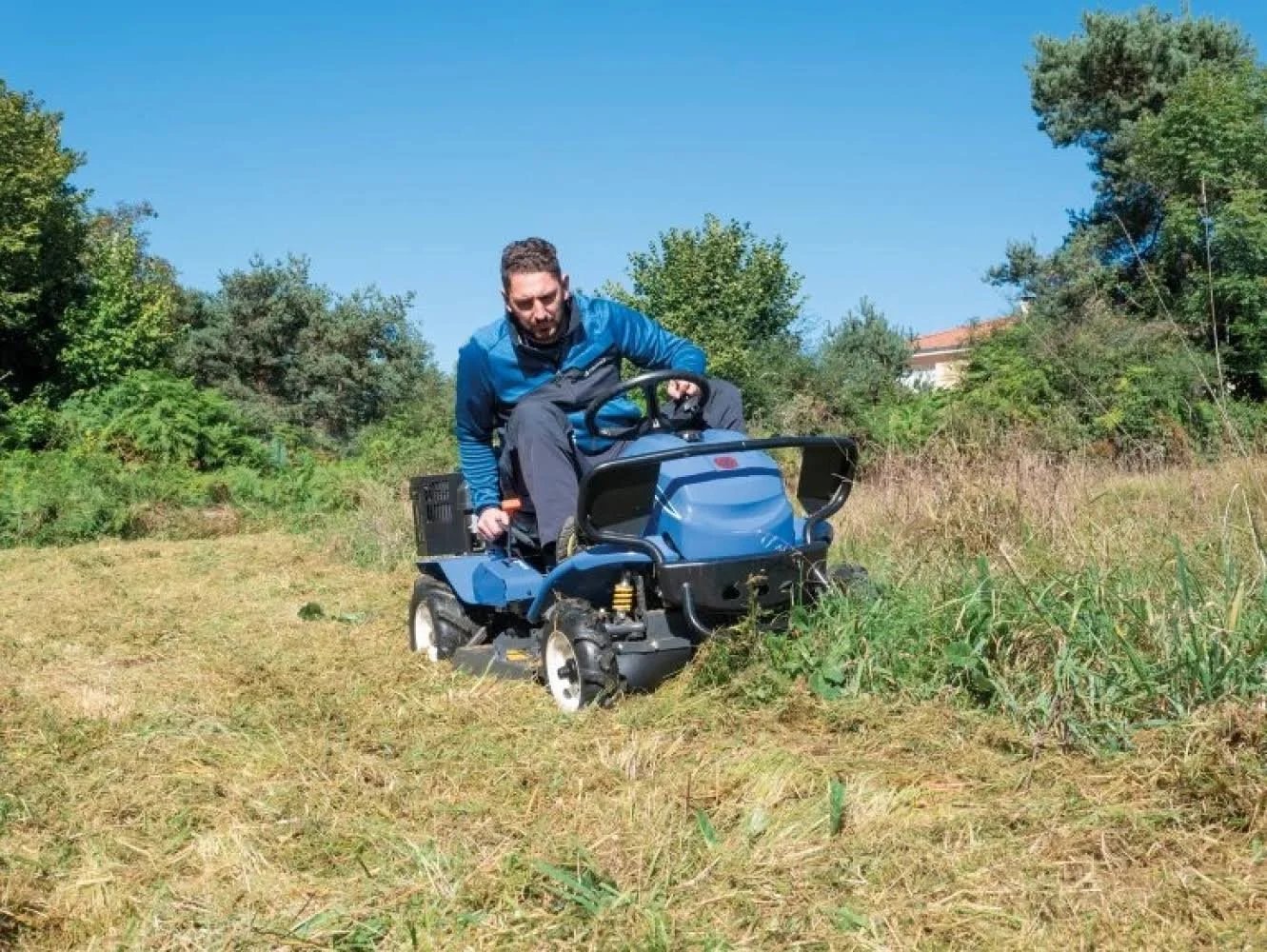 Débroussailleuse autoportée ISEKI SRA800A avec pare-chocs - photo 3