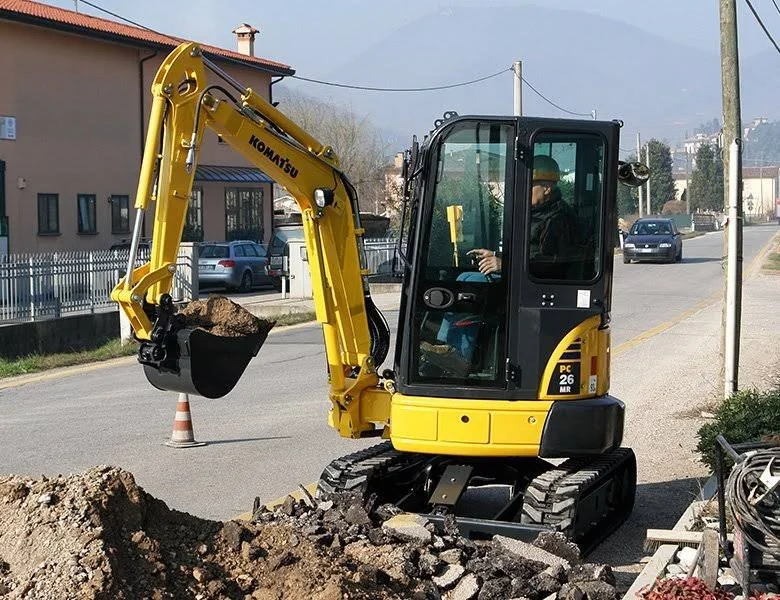 Komatsu PC26MR-3, (2013), 4132 heures, 2.8T - occasion - photo 2