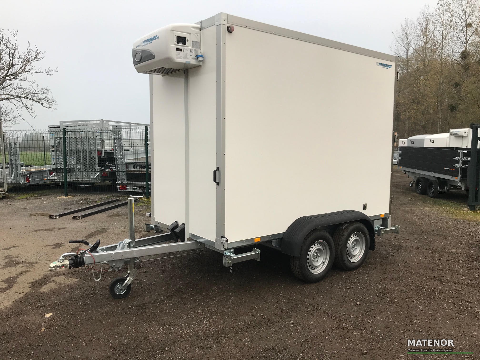 AZK 2730/156 FRIGO SPÉCIAL CARCASSE – 2,95 X 1,55 X 2,20 M – 2700 KG