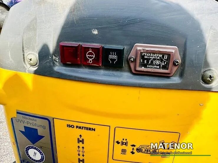 Komatsu PC09-1, (2008), 1500 heures, 0.8T - occasion - photo 3