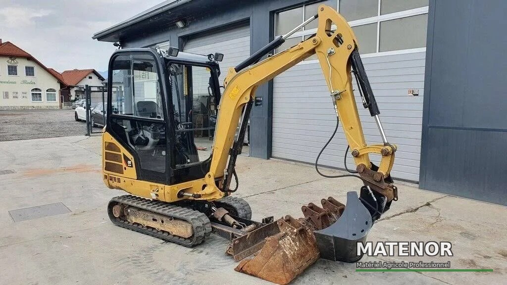 Caterpillar 302.2D, (2013), 2 468 heures, 2.1T + 3 Godets - occasion - photo 2